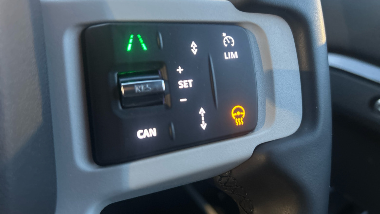 Land Rover Defender 3.0 D250 X-Dynamic HSE 110 5dr Auto Diesel Estate